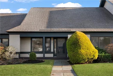 3 Martingale Ln, Narragansett, RI 02882