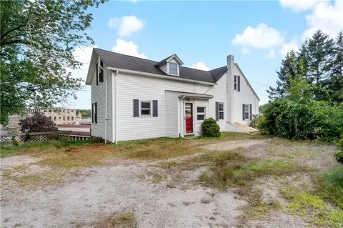 3 Larkin St, South Kingstown, RI 02879