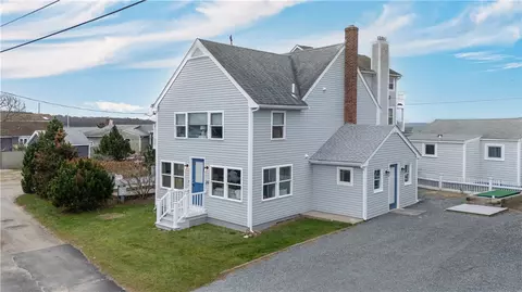 29 Wiliam Ave, Tiverton, RI 02878