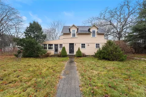 39 Hazard Ave, South Kingstown, RI 02879