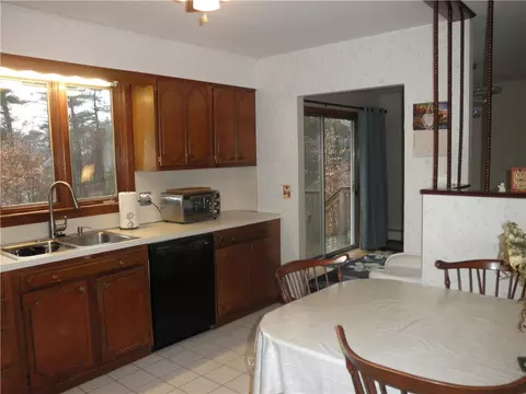 Kitchen - 52 Walker St, Seekonk, MA 02771 photo 4 of 4