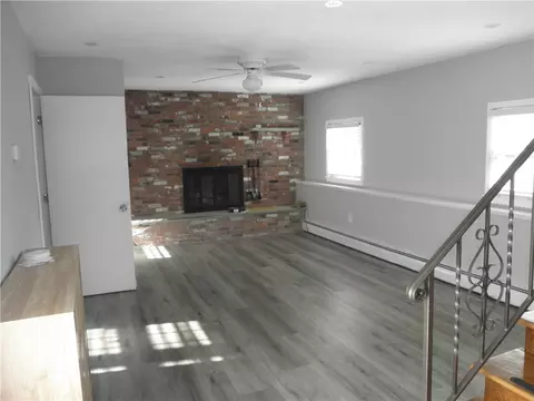 Living - 52 Walker St, Seekonk, MA 02771 photo 4 of 5