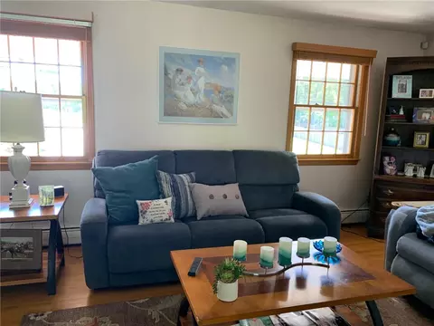Living - 52 Walker St, Seekonk, MA 02771 photo 3 of 5