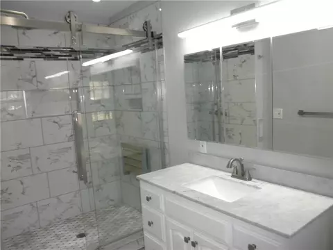 Bath - 52 Walker St, Seekonk, MA 02771 photo 2 of 2