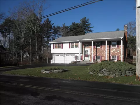 Exterior - 52 Walker St, Seekonk, MA 02771 photo 15 of 16