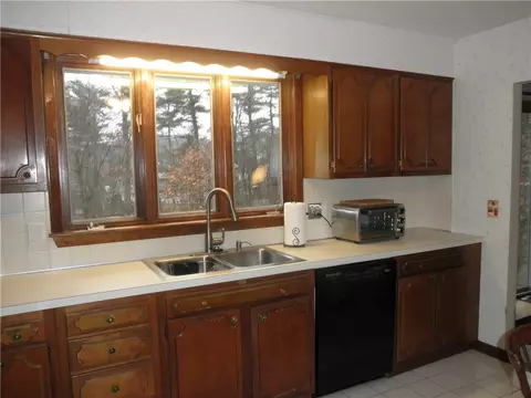 Kitchen - 52 Walker St, Seekonk, MA 02771 photo 3 of 4