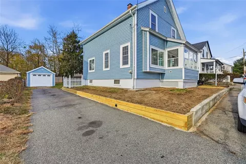 54 Dalton St, Rumford, RI 02916