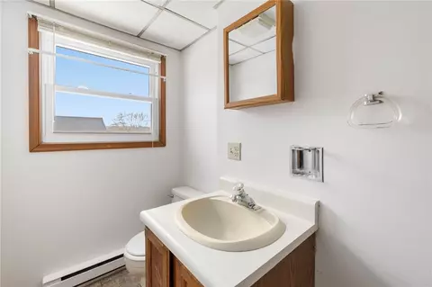 Bath - 12 Batterson Ave, Westerly, RI 02891 photo 2 of 7