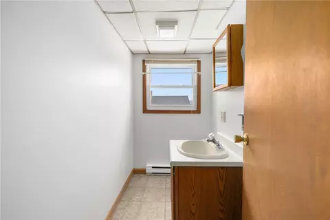 Bath - 12 Batterson Ave, Westerly, RI 02891 photo 1 of 7