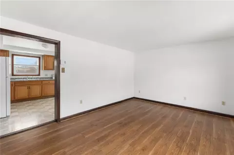 Living - 12 Batterson Ave, Westerly, RI 02891 photo 6 of 9