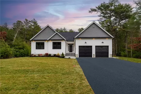 92 White Pines Trl, Charlestown, RI 02813