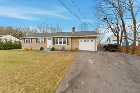 31 Charles St, North Kingstown, RI 02852