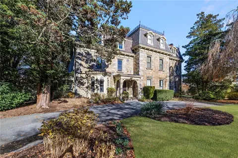 66 Webster St #9, Newport, RI 02840
