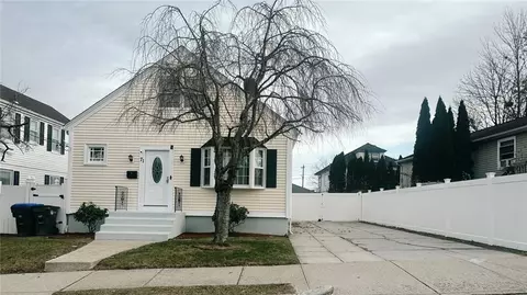 71 Waller St, Providence, RI 02908