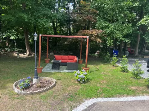 Exterior - 16 Smith St, Bristol, RI 02809 photo 4 of 11