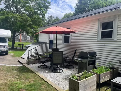 Exterior - 16 Smith St, Bristol, RI 02809 photo 9 of 11