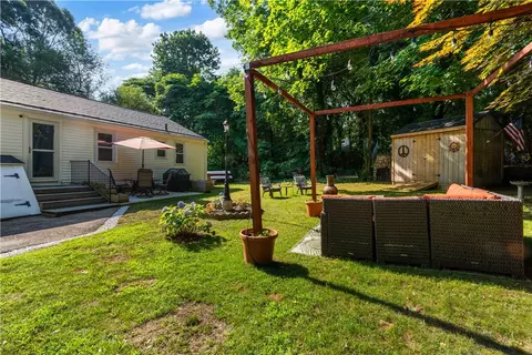 Exterior - 16 Smith St, Bristol, RI 02809 photo 7 of 11