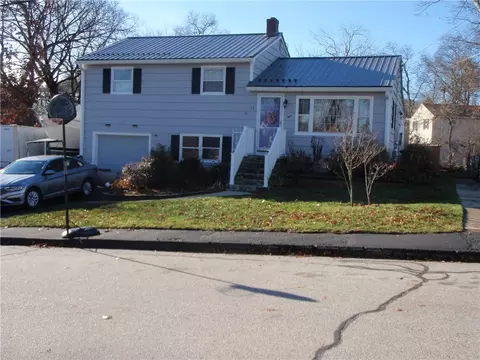 11 Kennedy Dr, Coventry, RI 02816