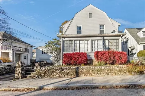 26 Conrad St, Woonsocket, RI 02895