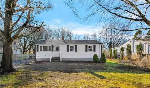 47 Shady Lea Rd, North Kingstown, RI 02852