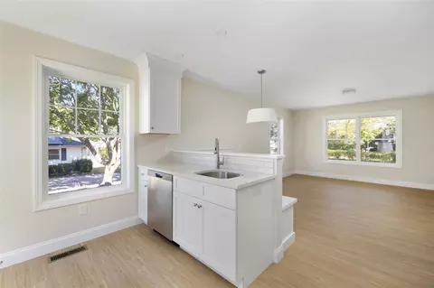 71 Pinehurst Ave, Warwick, RI 02889 photo 8