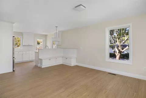 71 Pinehurst Ave, Warwick, RI 02889 photo 4