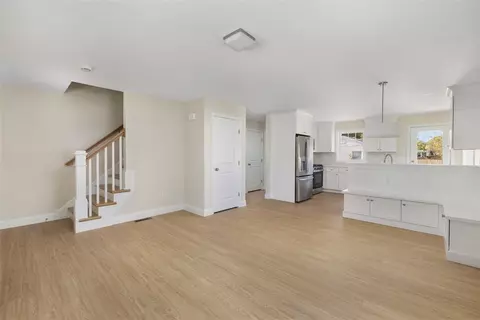 71 Pinehurst Ave, Warwick, RI 02889 photo 3