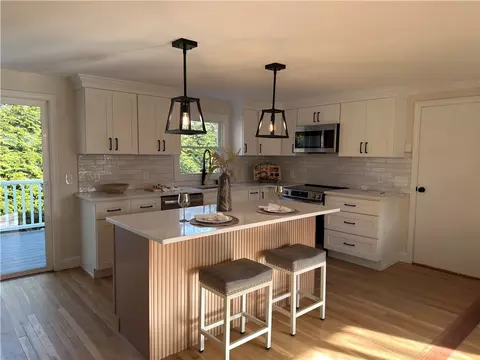 199 First Ave, East Greenwich, RI 02818