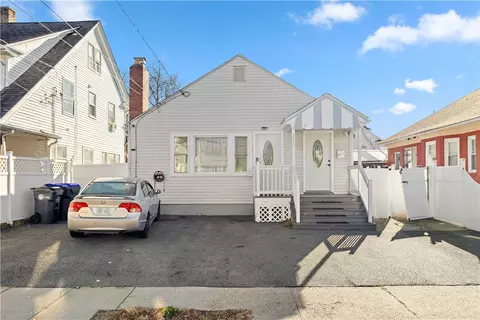 236 Gallatin St, Providence, RI 02907
