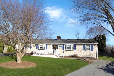 7 Restmere Ter, Middletown, RI 02842