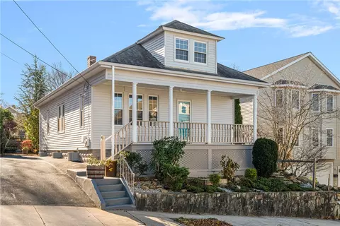 33 Evergreen St, Providence, RI 02906