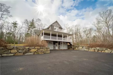 Exterior - 44 Decubellis Ct, Glocester, RI 02814 photo 4 of 5