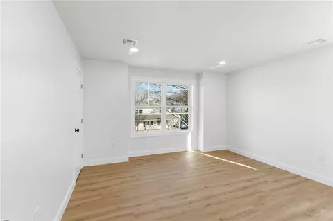 Bedroom - 70 Seamans St, Woonsocket, RI 02895 photo 6 of 10