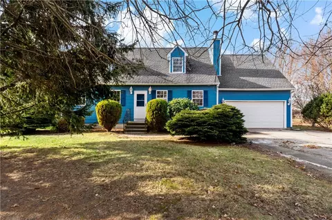 23 Gildas Ln, Portsmouth, RI 02871