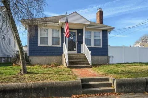 496 Daggett Ave, Pawtucket, RI 02861