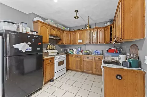 Kitchen - 58 Oakley Rd, Woonsocket, RI 02895 photo 3 of 3