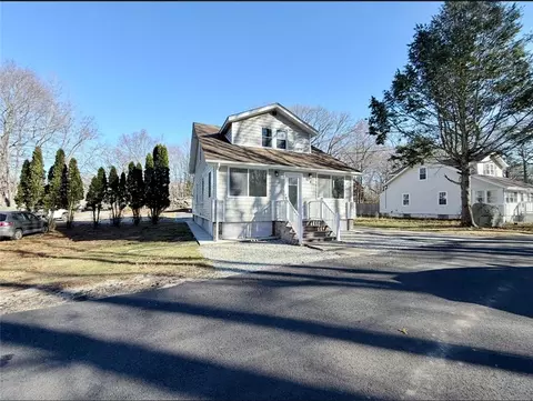 4 Arcade St, Johnston, RI 02919