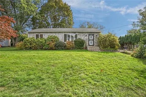 85 Canario Dr, Warren, RI 02885