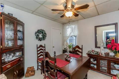 Dining - 357 Warwick Neck Ave, Warwick, RI 02889 photo 1 of 3