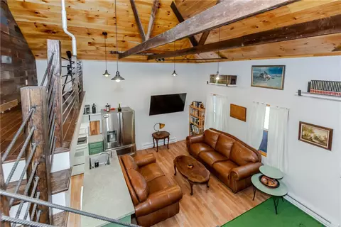 Living - 357 Warwick Neck Ave, Warwick, RI 02889 photo 6 of 6