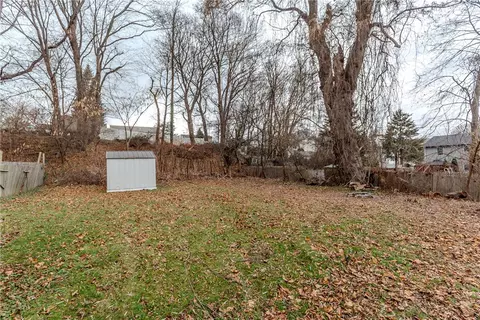 Exterior - 357 Warwick Neck Ave, Warwick, RI 02889 photo 4 of 6