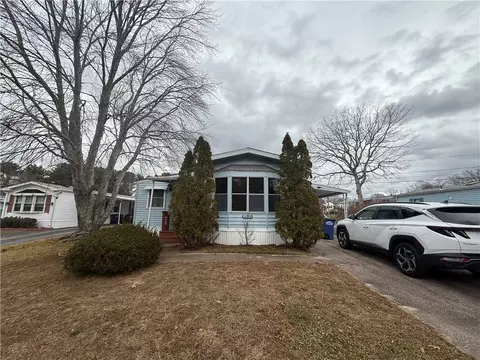14 Lane F Ln, Coventry, RI 02816