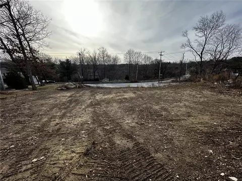 1213 Phenix Ave, Cranston, RI 02921