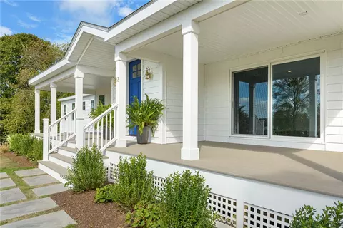 Exterior - 32 Arrowhead Dr, Tiverton, RI 02878 photo 6 of 9