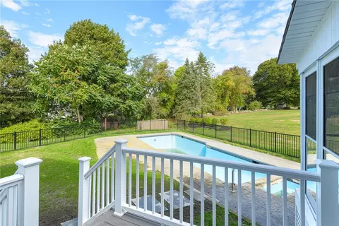 Exterior - 32 Arrowhead Dr, Tiverton, RI 02878 photo 8 of 9