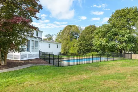 Exterior - 32 Arrowhead Dr, Tiverton, RI 02878 photo 9 of 9