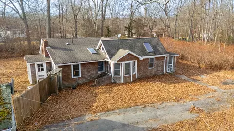 106 Woody Hill Rd, Westerly, RI 02808