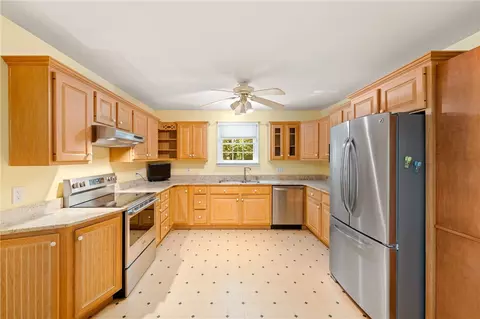 1 Cleo Ct, Westerly, RI 02891 photo 8