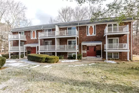 5 Stonehenge Dr #349, Smithfield, RI 02828