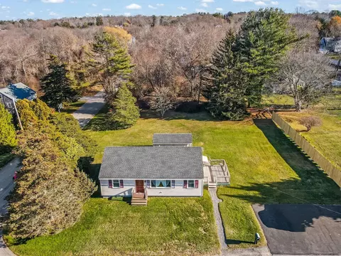 8 Starboard Ave, Jamestown, RI 02835